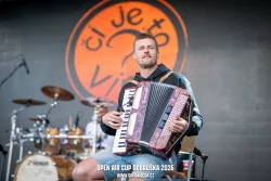 Fotografie 16 z 93 – Open Air Cup Dobruška 2026 | Úvodní večer